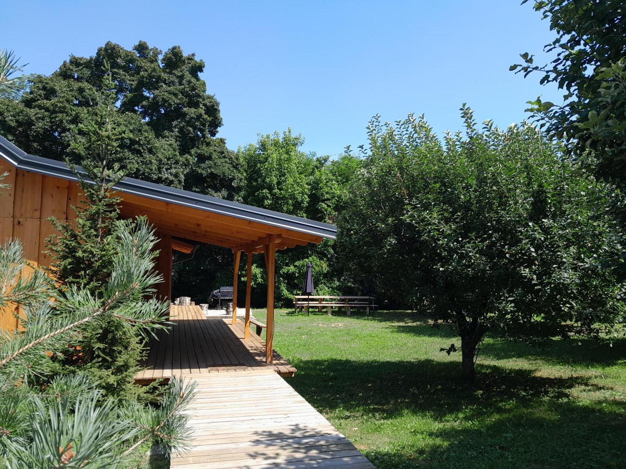 Villa Nica Wood à Sremska Kamenica Extérieur photo